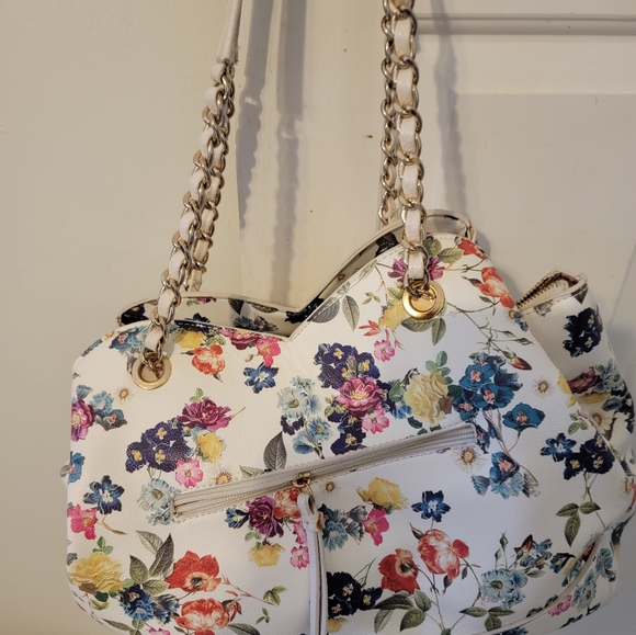 Jessica Simpson hand bag - Picture 2 of 3